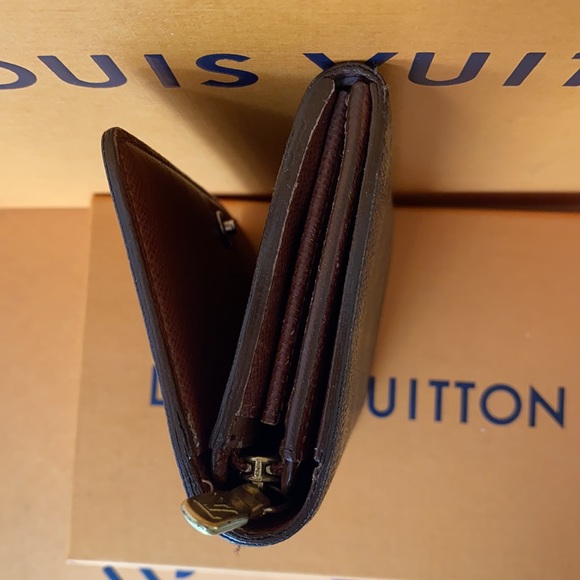 Authentic Louis Vuitton Wallet Monogram - Picture 4 of 17